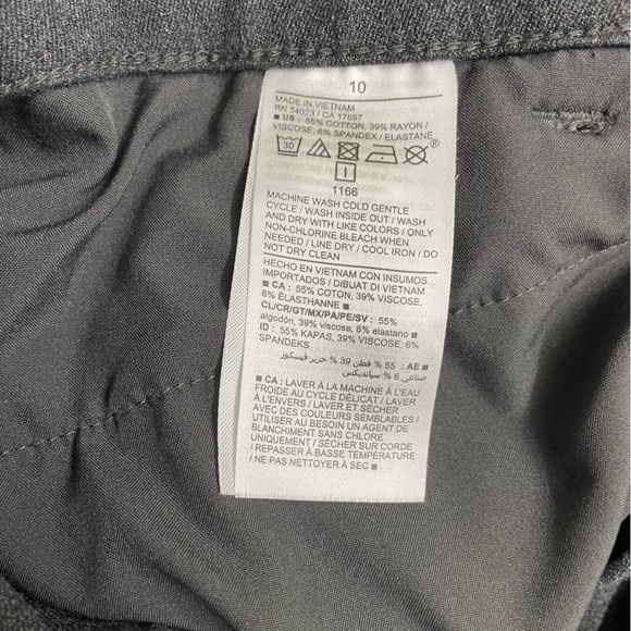 Old Navy high rise Pixie cropped pants - Picture 4 of 10